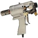 Spray Gun with Light-Weight Mixing Heads