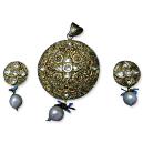 Pearl Studded Round Gold Pendant Set