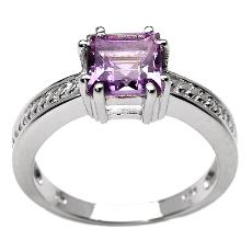 Amethyst Studded Silver Solitaire Ring