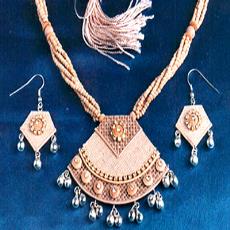 Stone Studded Jute Necklace Set