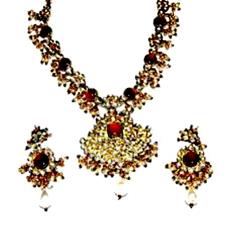 Traditionally Designed Kundan Necklace Set