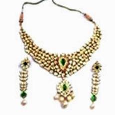 Intricately Designed Kundan Necklaces