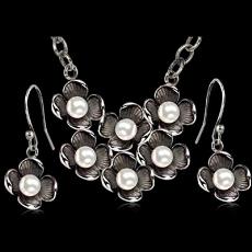 Floral Designer Silver Pendant Set