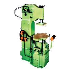 Moulding Machine In 300 To 1200 Kg Capacity