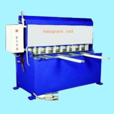 Hydraulically Operated Shearing Machine