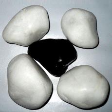 White And Black Agate Stone Pebbles