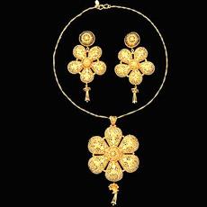 Intricately Flower Designed Golden Set