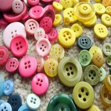 Scratch Resistant Polyester Button