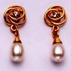 Designer White Pearl Earring